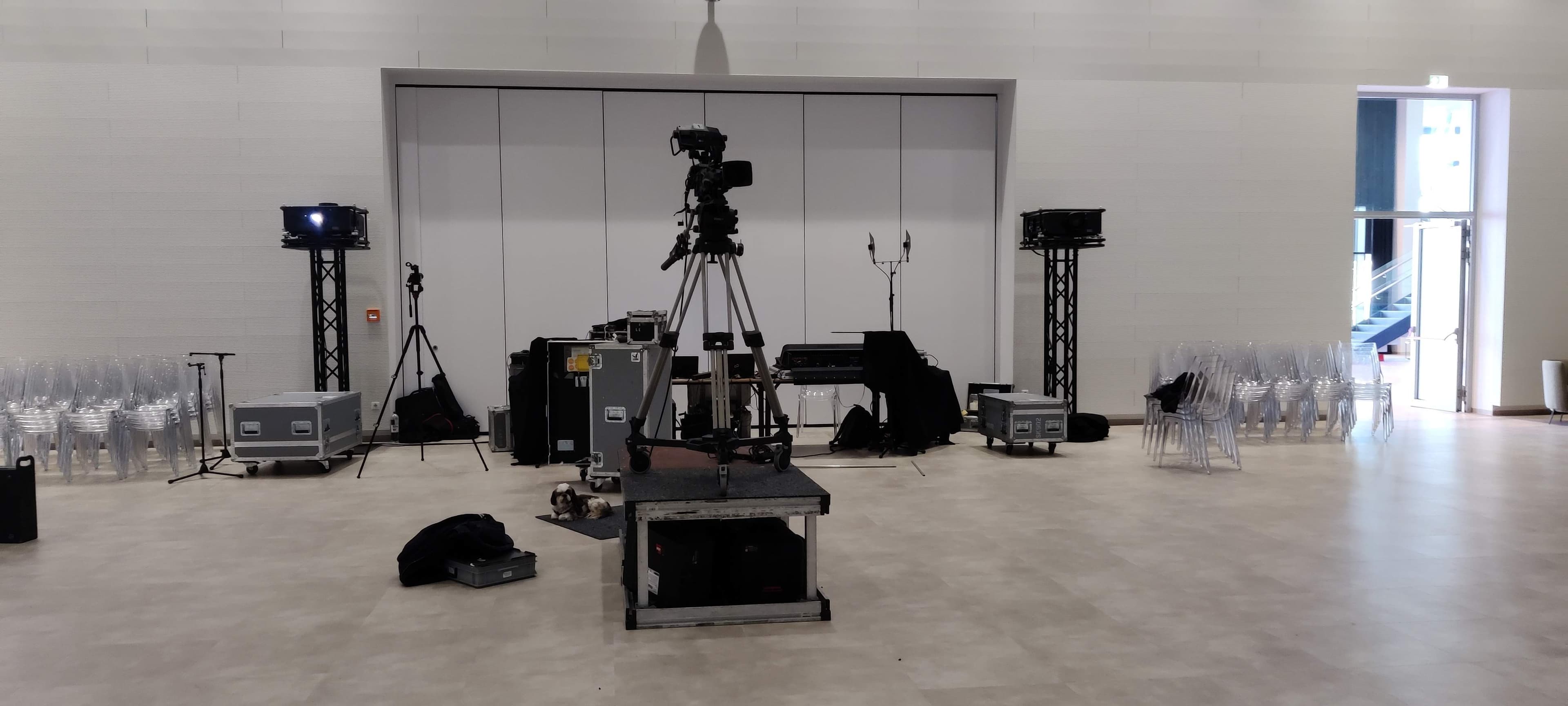 Videotechnik und Projektoren für Präsentationen