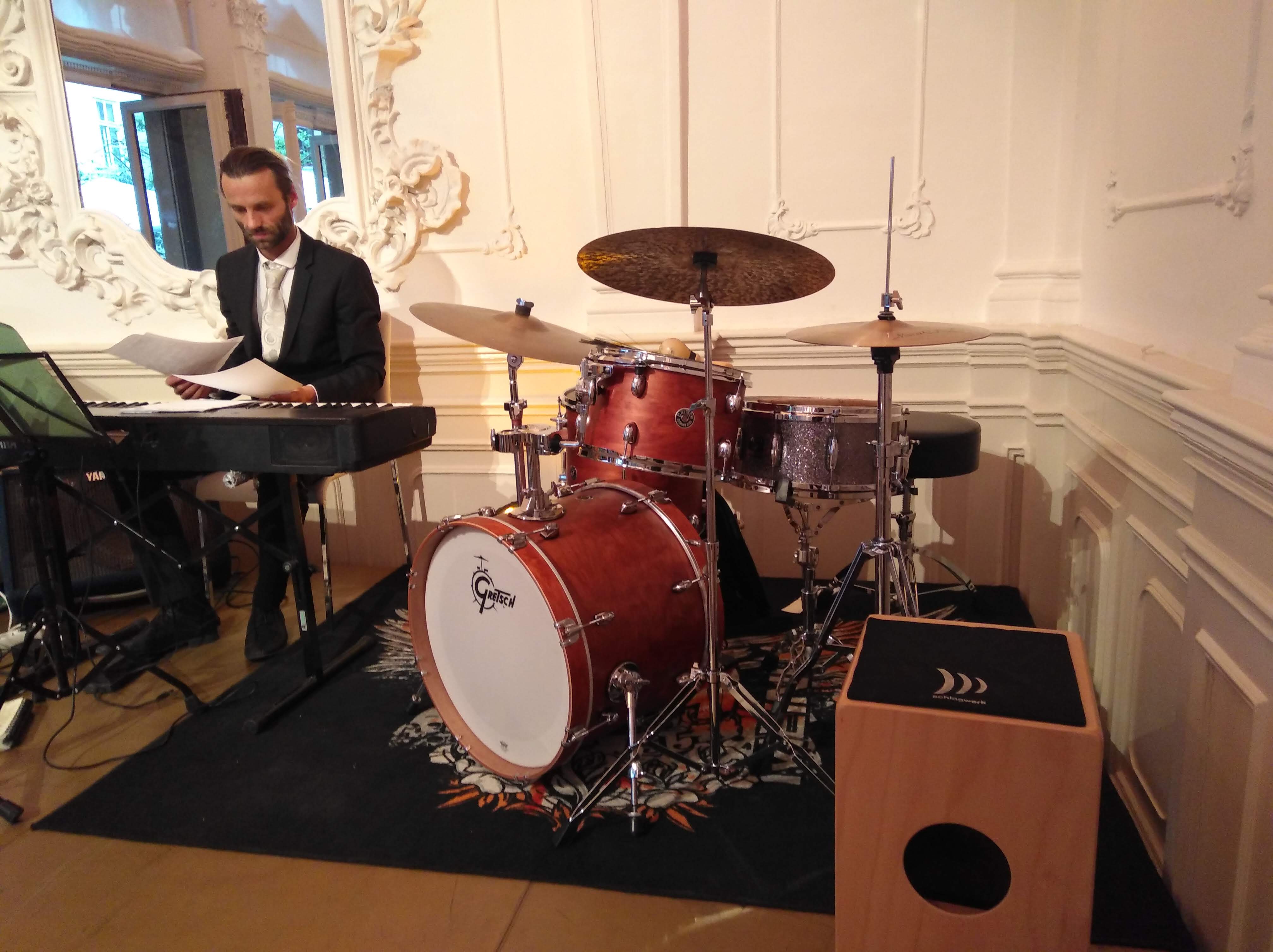 Komplettes Musikpaket mit Band und DJ