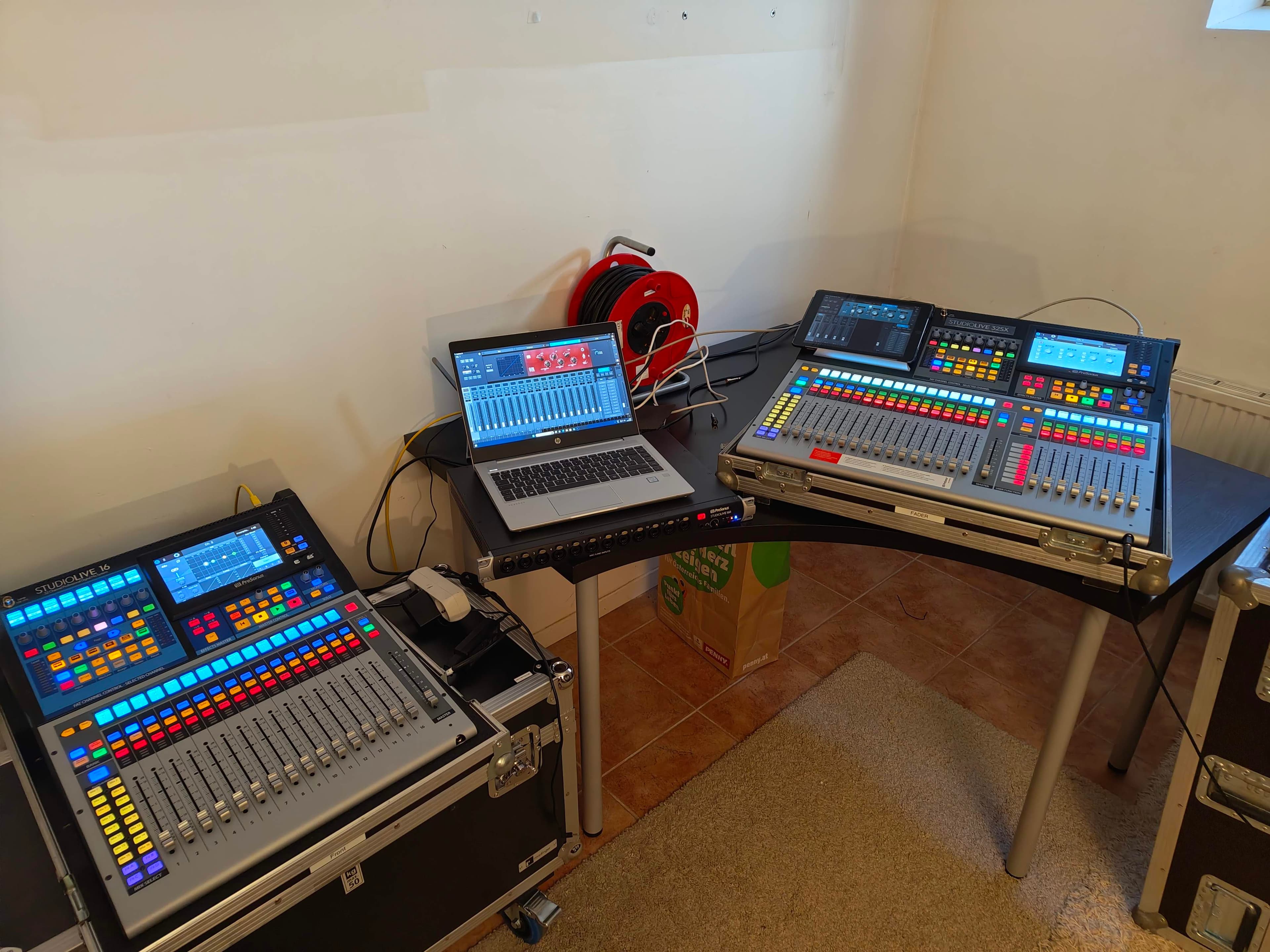 Digitale Audiomischpulte und Steuertechnik fuer Eventproduktionen